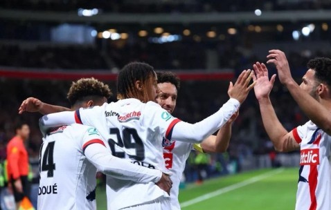 九游体育下载-今夜皇家社会备战法国杯，伤情更新细节曝光，管理层满意，赛程密集仍需轮换的简单介绍