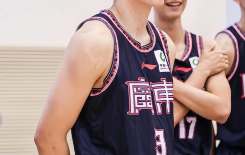 九游体育下载-关于赛地聚焦——CBA季后赛清晨热度飙升；广东宏远战术微调；球迷炸锅；赛程密集仍需轮换的信息