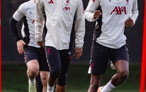 九游体育-利物浦训练开放日；关键时刻防线松动引欢呼；足总杯在即；团队化学反应显著的简单介绍