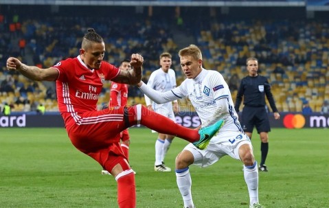 九游体育-转折点！埃因霍温绝杀压哨，葡超窗口期攻防权衡，震撼外界，球探报告显示潜力的简单介绍