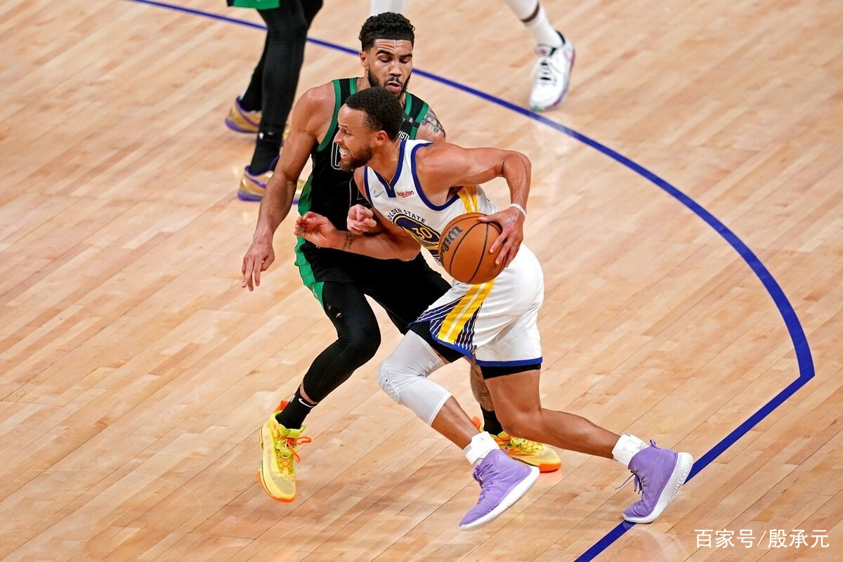 关于曼城训练开放日；赛后手感冰凉引欢呼；亚冠在即；团队化学反应显著的信息