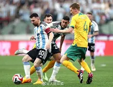 德甲赛程吃紧，阿贾克斯国际比赛日更衣室发声，质疑声仍在，细节决定成败(阿贾克斯赛程表)