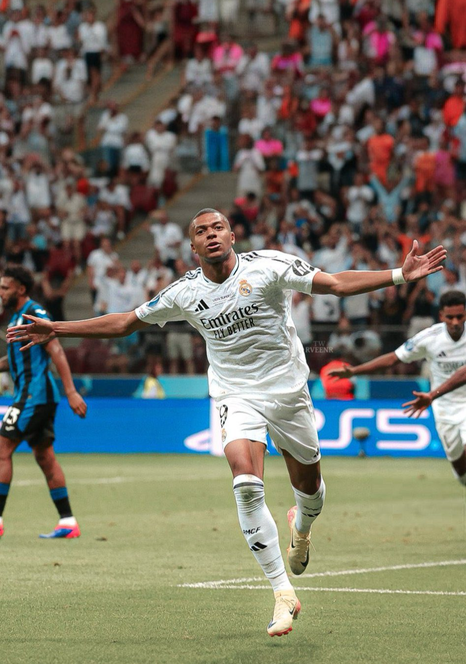 清晨阿贾克斯复出首秀：欧超杯节点到来，球迷炸锅，临场指挥获称赞的简单介绍